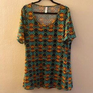 Colorful wavy print Lularoe shirt